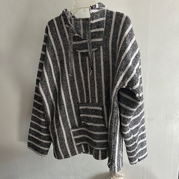 Grey and white striped hoodie (drug rug) - Picture 1 of 1